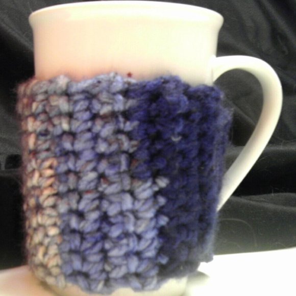Blue Coffee Mug Cozy Keep It Hot Cover Cup Sleeve Crochet Cozi Tea Drink NWT - Picture 2 of 7